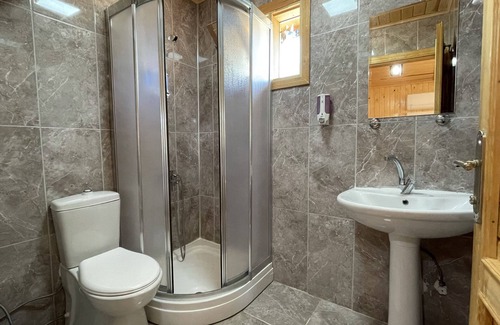 Emet Hotel | Tahtalı Gol Evleri