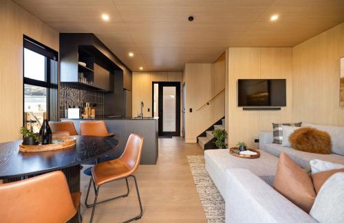 Frankton House | Tahuna Luxury Villa Queenstown