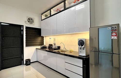 Taiping House | Taiping NewLanded Full AC 3R2B AeonMall 2mins LakeGarden 7mins