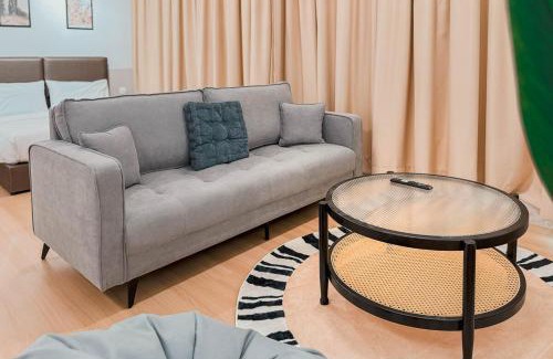Larut House | Taiping Rain Suite Homestay near Lake Garden with Netflix WiFi