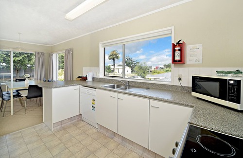 Takapuna Hotel | Takapuna Motor Lodge