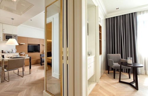 Gumussuyu Mahallesi Hotel | Taksim No15 Suites by StayLab