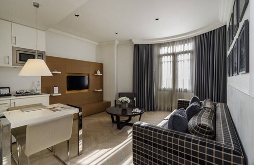 Gumussuyu Mahallesi Hotel | Taksim No15 Suites by StayLab