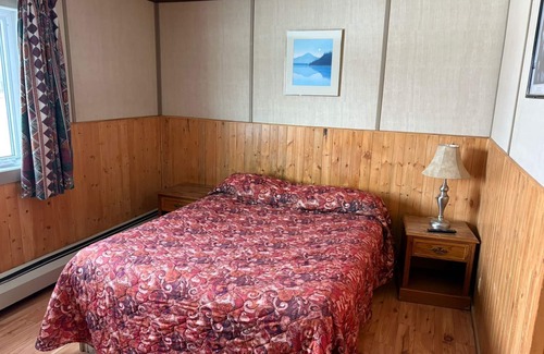 Destruction Bay Hotel | TALBOT ARM MOTEL
