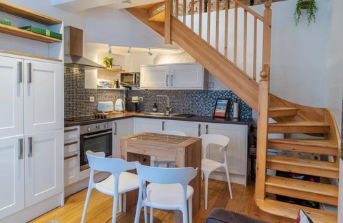Horsham House | Talbot Lane Cottage Horsham | By My Getaways