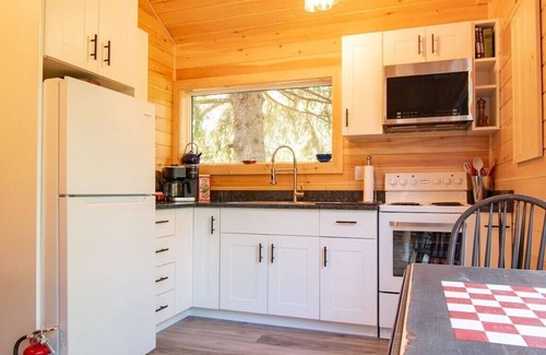 Bolsover Cottage | Talbot - Pineview - Two Bedroom Cottage, Sleeps 5