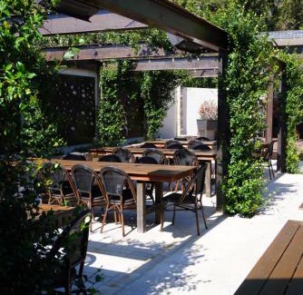 Ourimbah Hotel | Tall Timbers Hotel