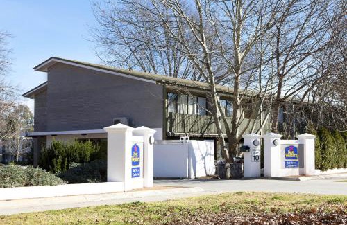 Ainslie Hotel | Tall Trees Ainslie Motel