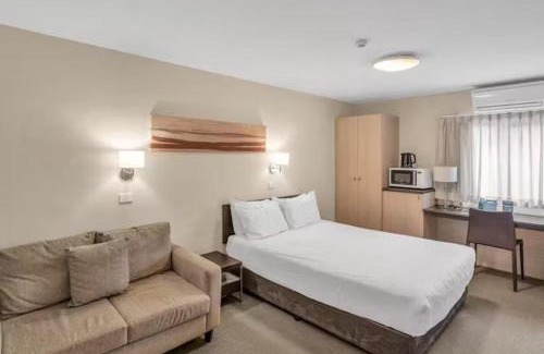 Ainslie Hotel | Tall Trees Ainslie Motel