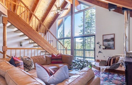 Incline Village Cottage | Tallac by Avantstay Secluded & Woodsy Tahoe Cabin in Incline Village