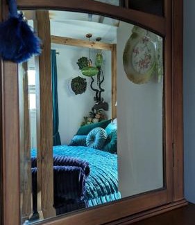 Richmond-upon-Thames House | Tamanzi Taggs-floating home on idyllic island