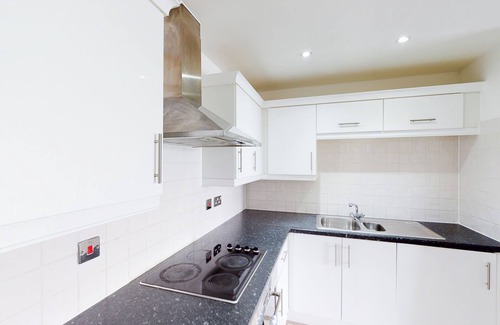 Hatfield Apartment | Tamblin Lodge - Bright, Modern, Fresh Apartment