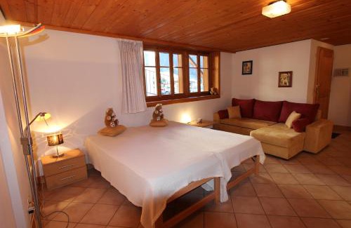 Rossiniere Apartment | Tambour 4
