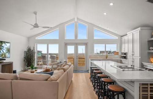 Sand Point House | Tan Lines and Fine Wines