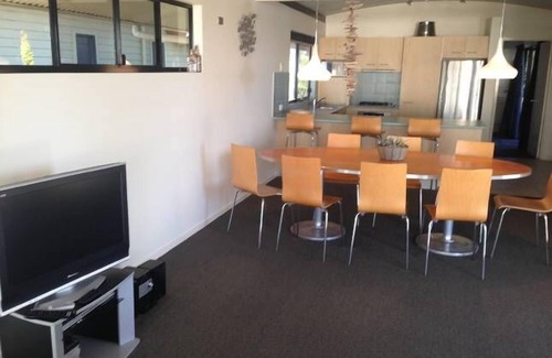 Brisbane Waterfront House | Tangalooma House Moreton Island - Airconditioned and WIFI