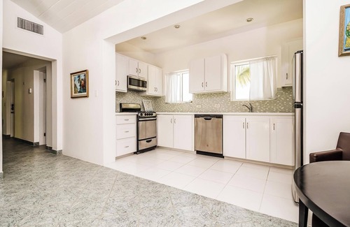 Galliot Cay House | Tangerine Sunsets Long Island Santa Maria