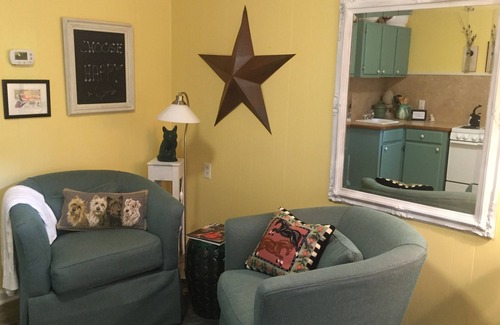 Southern Pines Apartment | Tanglewood Farm B&B - Tally Ho Suite 1 BR/1BA Private Apartment on Horse Farm