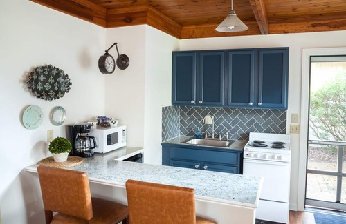Southern Pines Apartment | Tanglewood Farm B&B - Fox Den Suite 1 BR/1BA Private Apartment on Horse Farm
