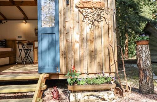 Kingswood House | Tanglewood Shepherds Hut