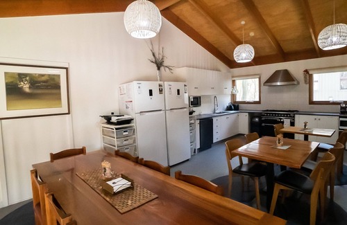 Baw Baw Village Cabin | Tanjil Creek lodge - (Whole Lodge 1-4) Luxury in the Alps