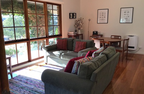 Bundewallah House | Tantallon in Berry - an exclusive getaway with wifi + pool