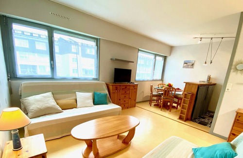 Courseulles-sur-Mer Apartment | Taphao YourHostHelper