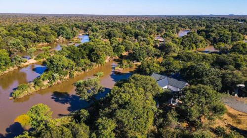 Limpopo-Lipadi Private Game Reserve Villa | Tapologo River Lodge