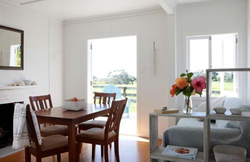 Pataua North Ski Chalet | Tara at Tahi - cosy cottage surrounded by nature