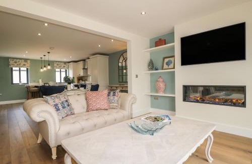 Wing House | Tarn End Cottages 12