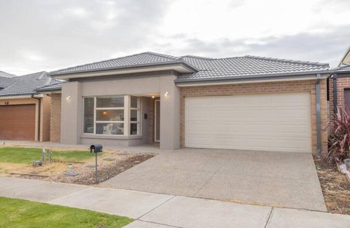 Tarneit House | Tarneit Delight - Familial 4 bedrooms Home
