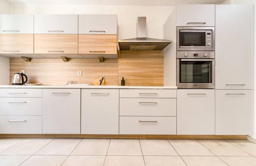 Krzyki Apartment | Tarnogaj Apartment - Terrace, Park nearby