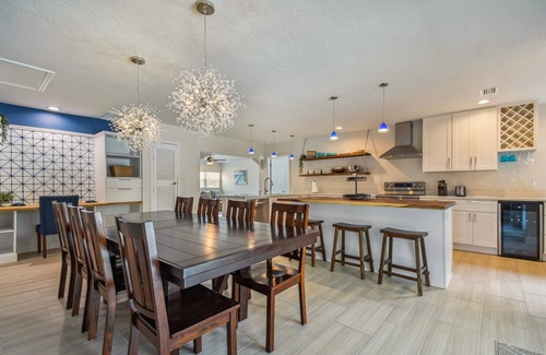 Tarpon Springs House | Tarpon Springs Lux. Home Refreshing Pool near Sunset Beach - Golf & Sponge Docks