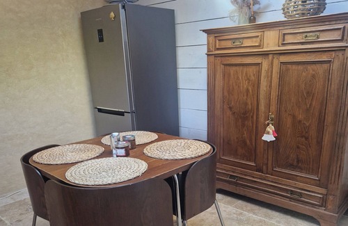 Faucon House | Tastefully decorated gîte with airco and heated pool
