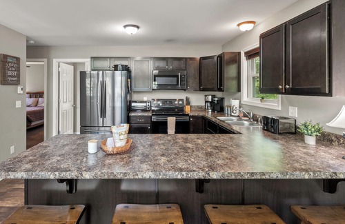 Pocono Lake House | Tavern at the Woods by AvantStay | Lakefront Views, Hot Tub, Firepit, Game Room