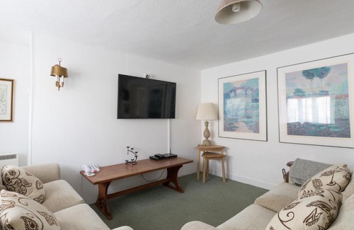 Corfe Castle Village House | Tavern Way