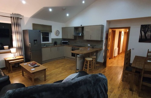 Fintry Cabin | Tay Lodge 3 bedroom 2 bathroom with stunning views and hot tub