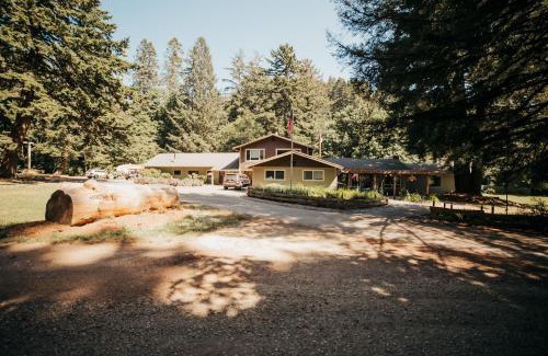 Gold Beach Bed & Breakfast | Taylor Creek Lodge