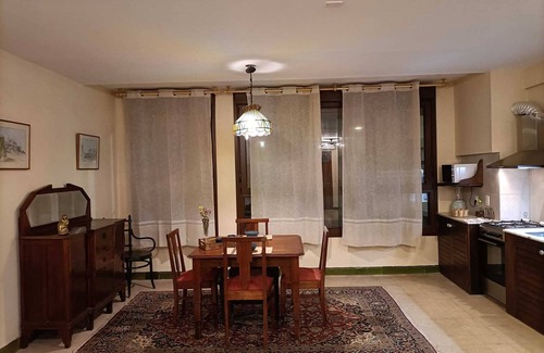 Ciudad Vieja Apartment | Taylor's Port [2] Landing in the Old Town