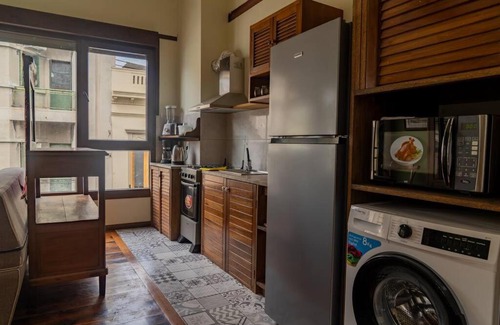 Ciudad Vieja Apartment | Taylor's Port [3] Landing in the Old Town