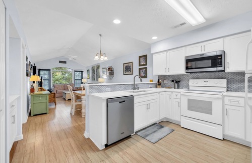 Pawleys Island Condo | *TB 14I* Updated 3 bedroom True Blue Condo on golf course