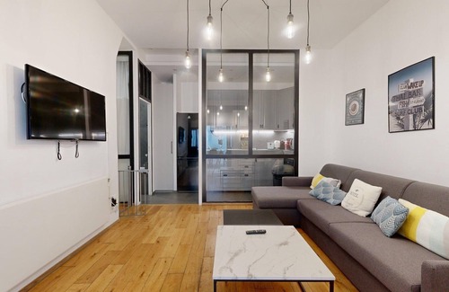 Quartier de Rochechouart Apartment | TBS 6 - Beautiful apartment near Opéra Garnier