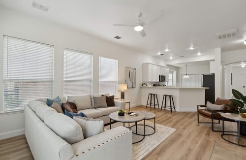Lantana House | TCH - 5BR/2.5BA Home in Lantana - T3