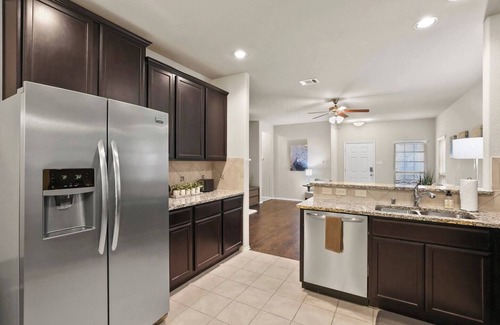 McKinney House | TCH - Cozy 3bd/2ba home in McKinney with Workspace