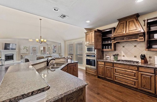 Frisco House | TCH - Spacious 4bd/2ba in McKinney with Workspace