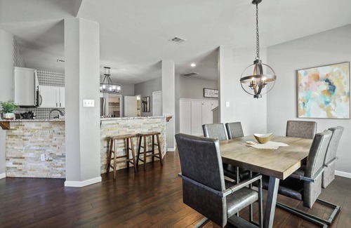 McKinney House | TCH - Spacious 5bd/2.5ba in McKinney with Office