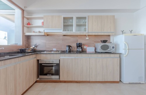 Belgrano House | TD4 - Luxury 2-Level 3 Bedroom Apartment - Balcony and Lake Views
