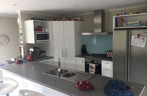 Te Horo Beach House | Te Horo - Large House Close to Beach and Amenities