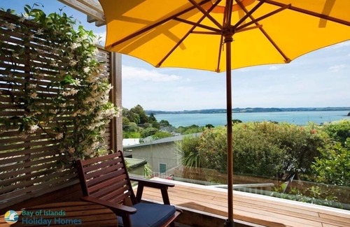 Russell Cottage | Te Manaaki Cottage - A private and quiet Russell villa for two.