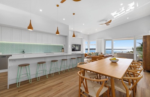 Woolgoolga House | Tea Trees Oceanfront Bliss with Solitary Islands Views |Woolgoolga Retreat