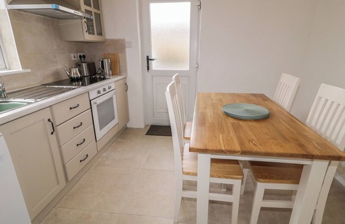 Donegal Cottage | TEACH PHAIDÍ MHÓIR, pet friendly in Glencolmcille, County Donegal